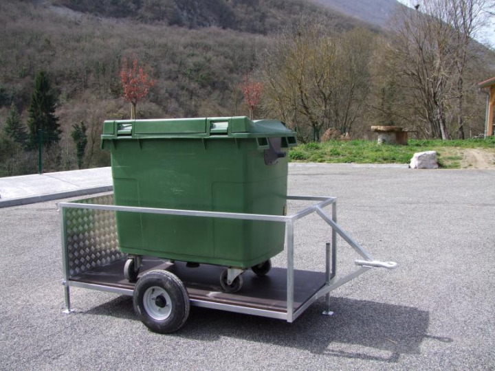 Remorque pour 1 conteneur 660L ou 2 conteneurs de 360L